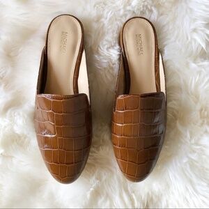 NWT  Michael Kors Natasha croc embossed mules slide